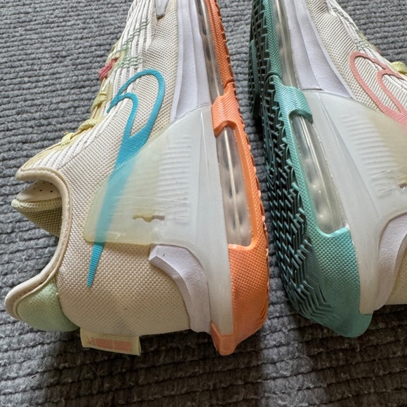 Nike Lebron Witness 6 Coconut Milk Size 9.5 Lady Basketball Running … - Picture 6 of 16